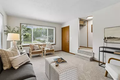 421/423 Nevada Avenue E, Saint Paul, MN 55101 - Photo 4