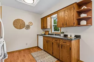 421/423 Nevada Ave E, Saint Paul, MN 55101 - Photo 8