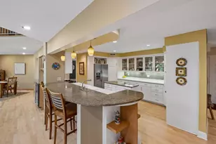 16 Timberglade Rd, Bloomington, MN 55437 - Photo 18
