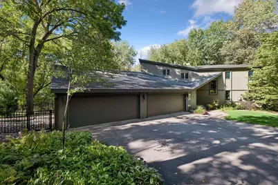 16 Timberglade Road, Bloomington, MN 55437 - Photo 2