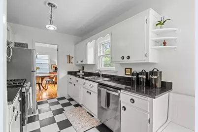 812 Nebraska Avenue E, Saint Paul, MN 55106 - Photo 10