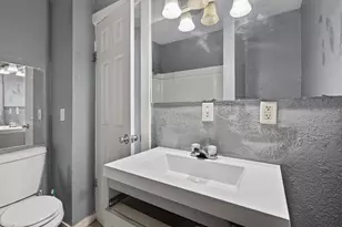 4653 Bryant Ave N, Minneapolis, MN 55412 - Photo 20
