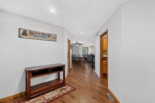 1419 Glendale Hills Dr NE, Rochester, MN 55906 - Photo 4