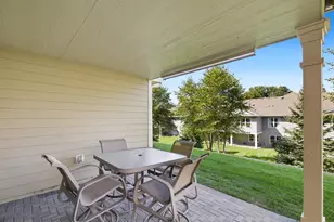 8752 Lake Riley Dr, Chanhassen, MN 55317 - Photo 38