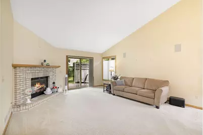 5611 Dunlap Avenue N, Shoreview, MN 55126 - Photo 4