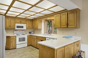 5611 Dunlap Ave N, Shoreview, MN 55126 - Photo 12