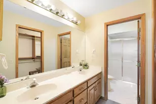 5611 Dunlap Ave N, Shoreview, MN 55126 - Photo 20