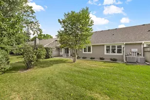 5611 Dunlap Ave N, Shoreview, MN 55126 - Photo 26