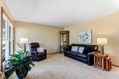 8419 Ivywood Avenue S, Cottage Grove, MN 55016 - Photo 4