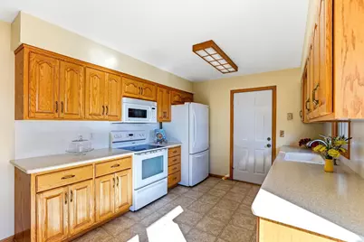 8419 Ivywood Avenue S, Cottage Grove, MN 55016 - Photo 10