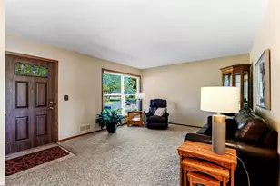 8419 Ivywood Ave S, Cottage Grove, MN 55016 - Photo 6