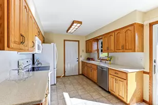 8419 Ivywood Ave S, Cottage Grove, MN 55016 - Photo 12