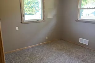 435 W Ottawa St, Le Center, MN 56057 - Photo 14