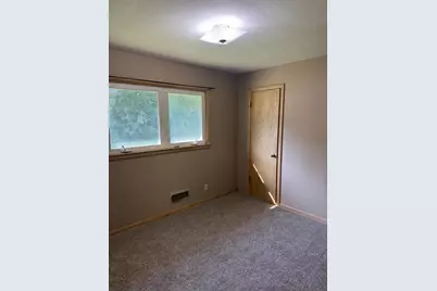 435 W Ottawa Street, Le Center, MN 56057 - Photo 10