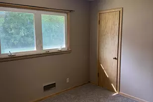 435 W Ottawa St, Le Center, MN 56057 - Photo 10