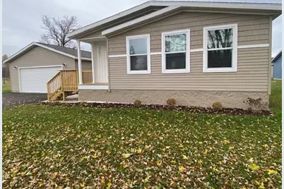 105 NW 4th Avenue, Staples, MN 56479 - Photo 2