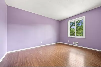 360 Brooks Avenue W, Roseville, MN 55113 - Photo 18