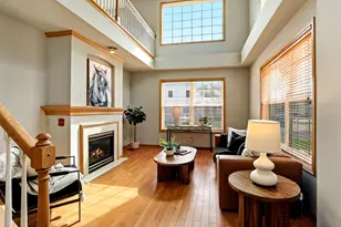 2036 Chicory Way, Chanhassen, MN 55317 - Photo 2