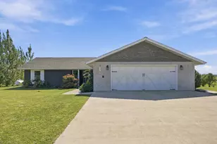 143 Pheasant St, Audubon, MN 56511 - Photo 1