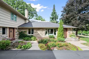 2719 W 28th St, Minneapolis, MN 55416 - Photo 2
