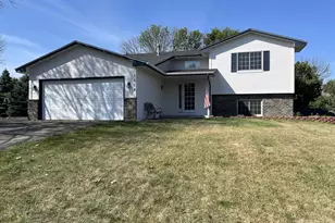 1508 Thistle Ln, Shakopee, MN 55379 - Photo 1