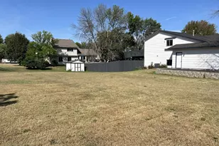 1508 Thistle Ln, Shakopee, MN 55379 - Photo 2