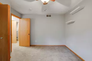 2461 Williams Dr, Burnsville, MN 55337 - Photo 32