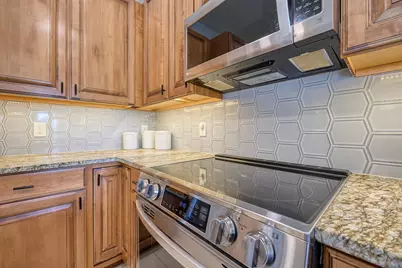 3110 N Chestnut Street #211, Chaska, MN 55318 - Photo 6