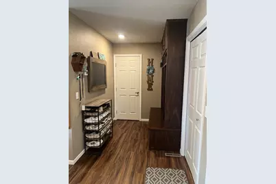 825 S Hubbard Avenue, Litchfield, MN 55355 - Photo 16