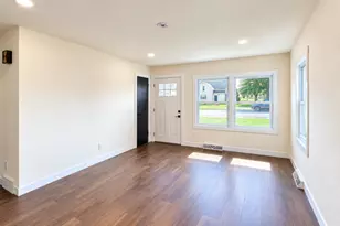 415 E Main St, Eitzen, MN 55931 - Photo 4
