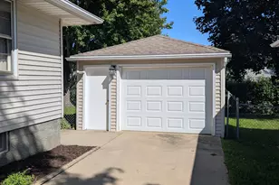 1512 16 1/2 Ave, Rochester, MN 55901 - Photo 2