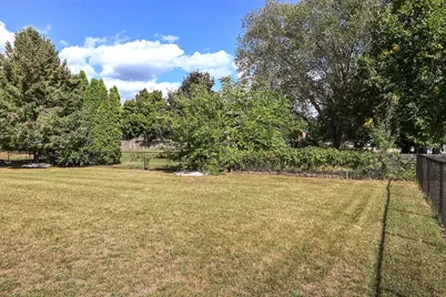 9216 Woodhall Bay N, Brooklyn Park, MN 55443 - Photo 32