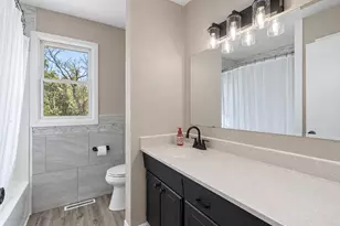 1011 N Cordova Ave, Le Center, MN 56057 - Photo 26