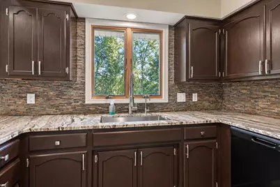 1011 N Cordova Avenue, Le Center, MN 56057 - Photo 12