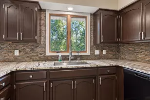 1011 N Cordova Ave, Le Center, MN 56057 - Photo 12