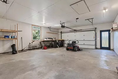1011 N Cordova Avenue, Le Center, MN 56057 - Photo 44
