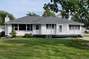 327 Pine St, Vermillion, MN 55085 - Photo 2