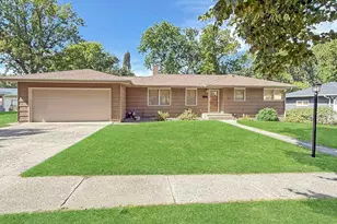 415 S 11th St, Montevideo, MN 56265 - Photo 1