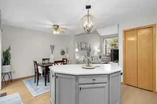 547 Mission Hills Way W, Chanhassen, MN 55317 - Photo 8