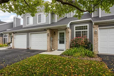 547 Mission Hills Way W, Chanhassen, MN 55317 - Photo 2