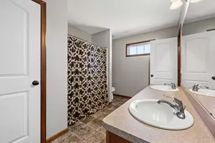 10406 Florida Ave N, Brooklyn Park, MN 55445 - Photo 38