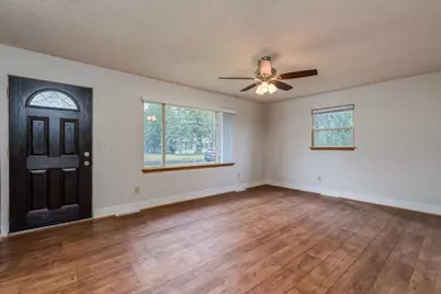105 Jay Street, Le Sueur, MN 56058 - Photo 4
