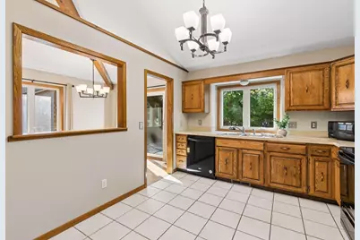 7890 Upper 139th Court, Apple Valley, MN 55124 - Photo 8