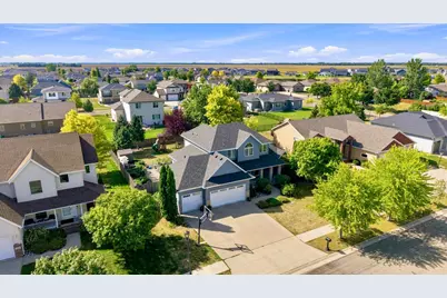 609 Lexington Lane, Moorhead, MN 56560 - Photo 2