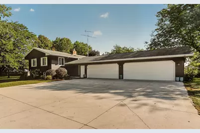 297 Majestic Road NW, Rochester, MN 55901 - Photo 2