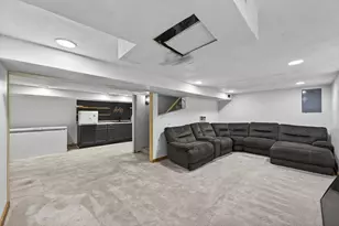 242 Annapolis St W, West Saint Paul, MN 55118 - Photo 22