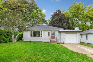 399 E Hawthorne St, Albert Lea, MN 56007 - Photo 1