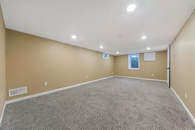 399 E Hawthorne Street, Albert Lea, MN 56007 - Photo 22