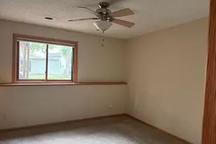 3263 Greenbrier St, Vadnais Heights, MN 55127 - Photo 16