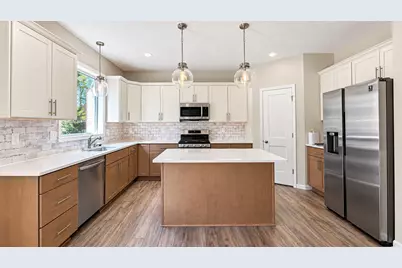 5590 Upper 179th Street W, Lakeville, MN 55044 - Photo 2